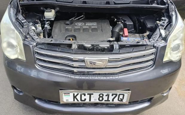 Toyota Noah 2011 Gray