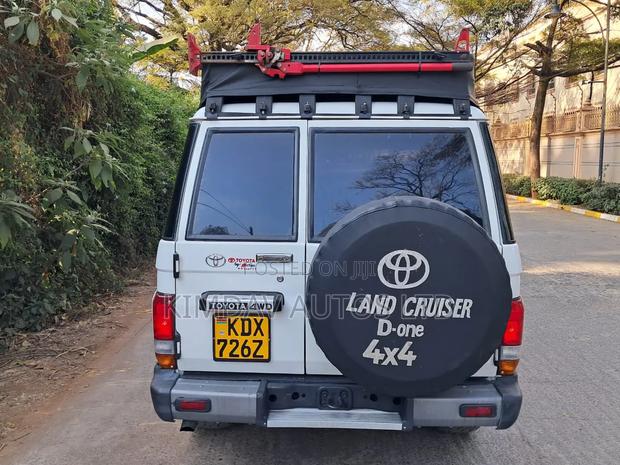 Toyota Land Cruiser 2012 Off white