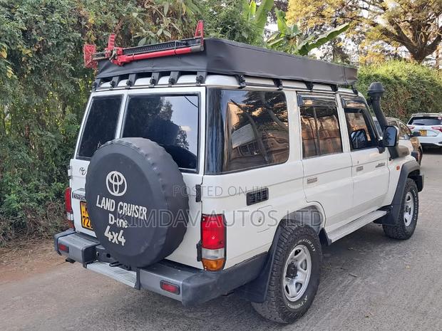 Toyota Land Cruiser 2012 Off white