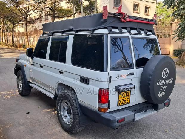 Toyota Land Cruiser 2012 Off white