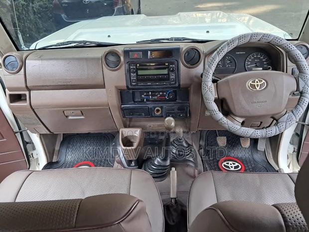 Toyota Land Cruiser 2012 Off white