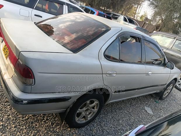 Nissan FB15 2000 Silver