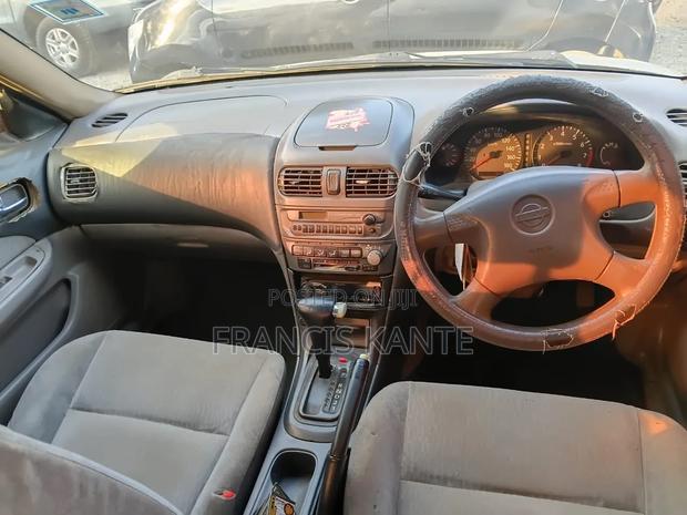 Nissan FB15 2000 Silver