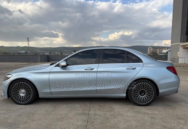 Mercedes-Benz C200 2015 Blue
