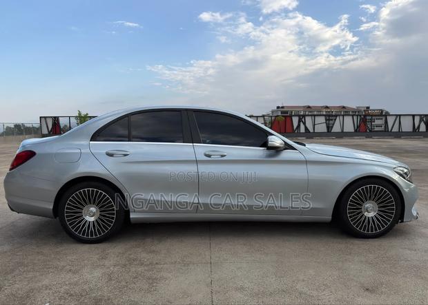 Mercedes-Benz C200 2015 Blue