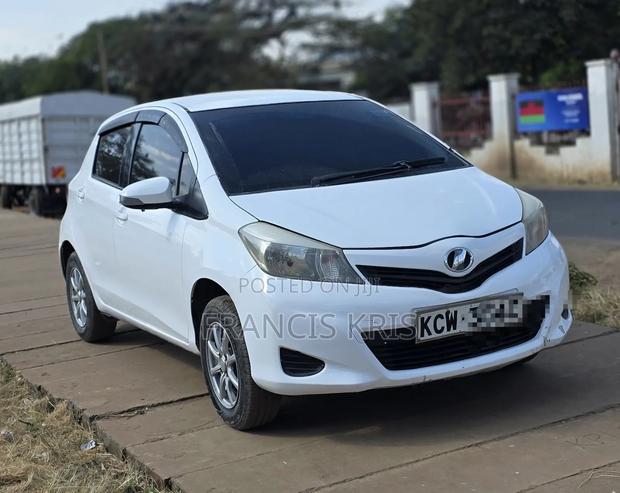 Toyota Vitz 2012 White