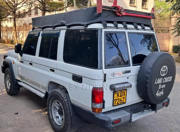 Toyota Land Cruiser 2013 White