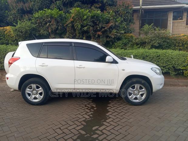 Toyota RAV4 2007 White