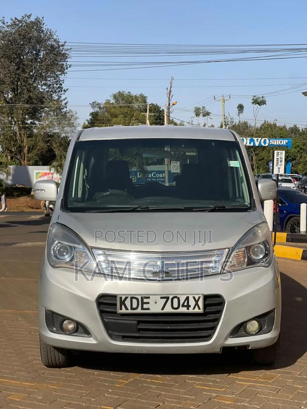 Mitsubishi Delica 2014 Silver