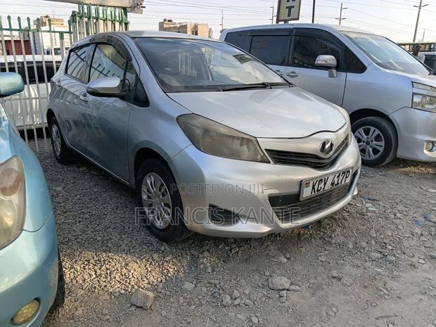 Toyota Vitz 2012 Silver