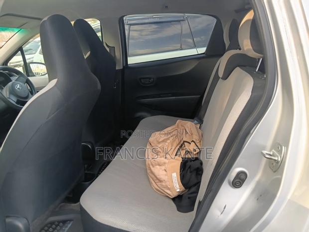 Toyota Vitz 2012 Silver