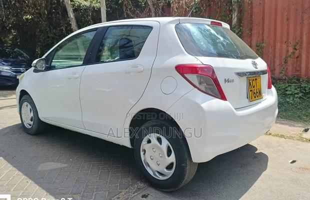 Toyota Vitz 2011 White
