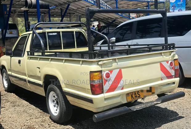 Mitsubishi L200 2004