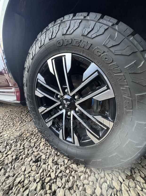 Mitsubishi Pajero Sport Exceed 2020 Maroon