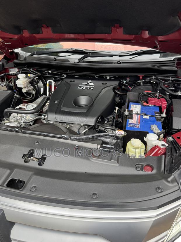 Mitsubishi Pajero Sport Exceed 2020 Maroon