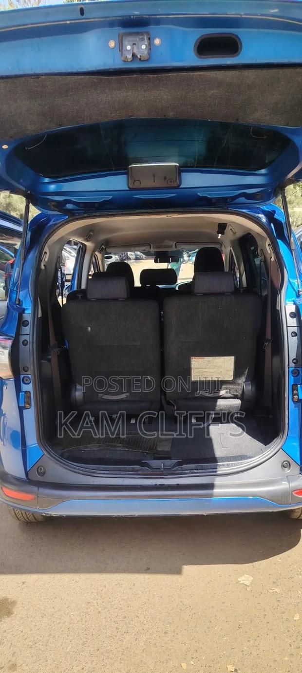 Toyota Sienta 2016 Blue