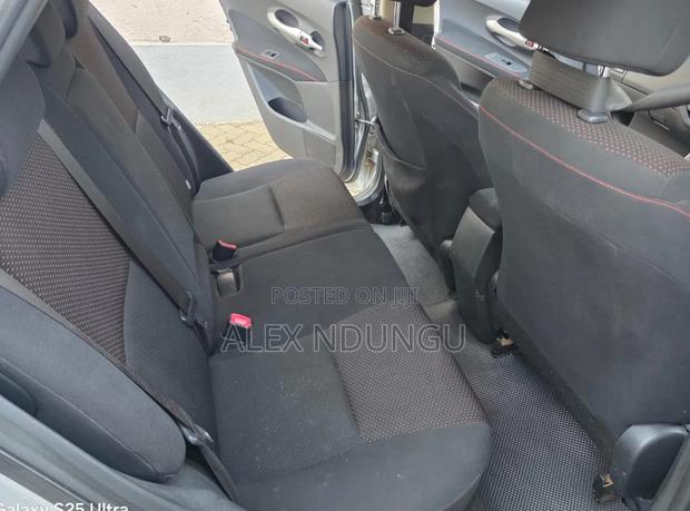 Toyota Auris 2010 Silver