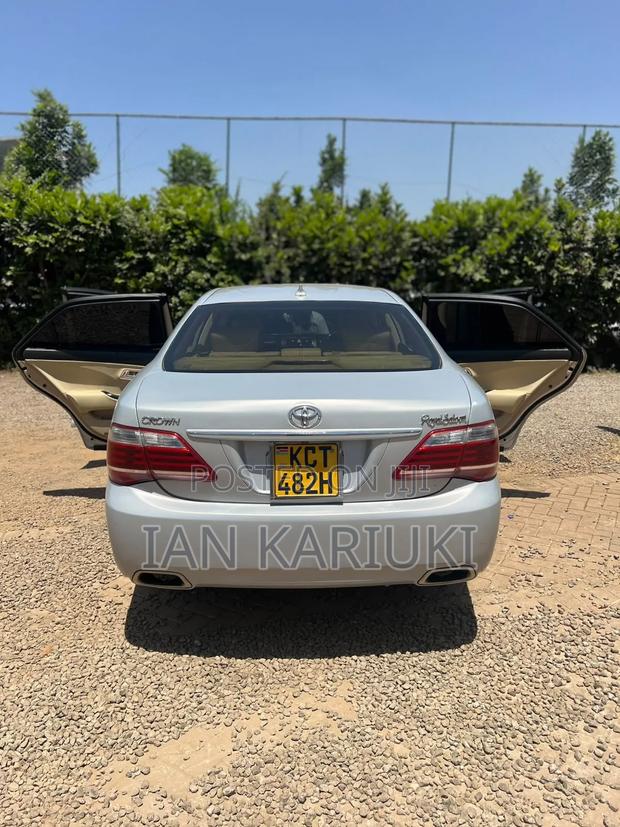 Toyota Crown 2011 Silver
