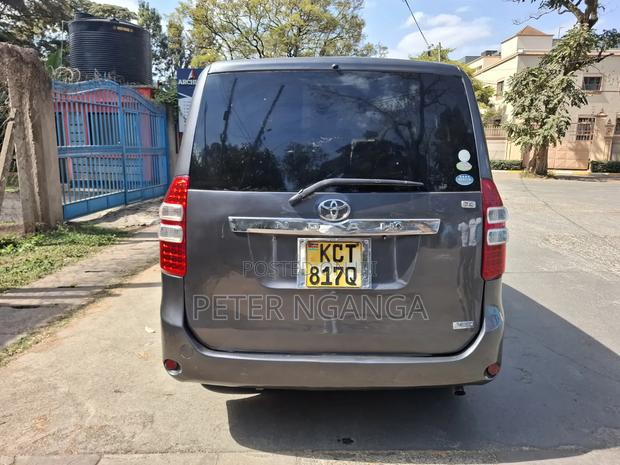 Toyota Noah 2012 Gray
