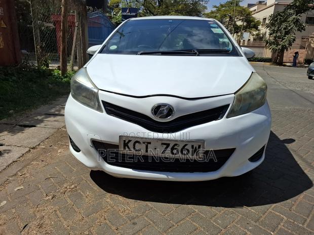 Toyota Vitz 2011 White