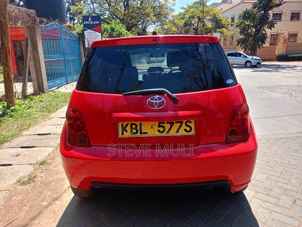 Toyota IST 2004 Red