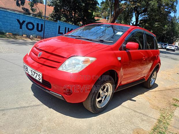 Toyota IST 2004 Red