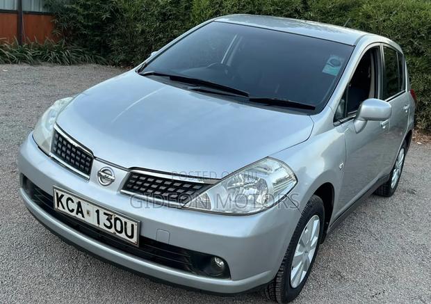 Nissan Tiida 2007 Silver