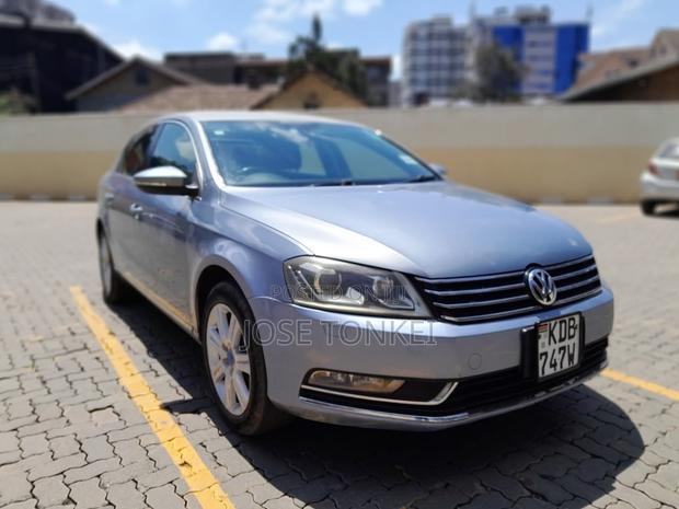 Volkswagen Passat S 2013 Blue