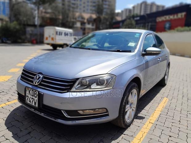 Volkswagen Passat S 2013 Blue