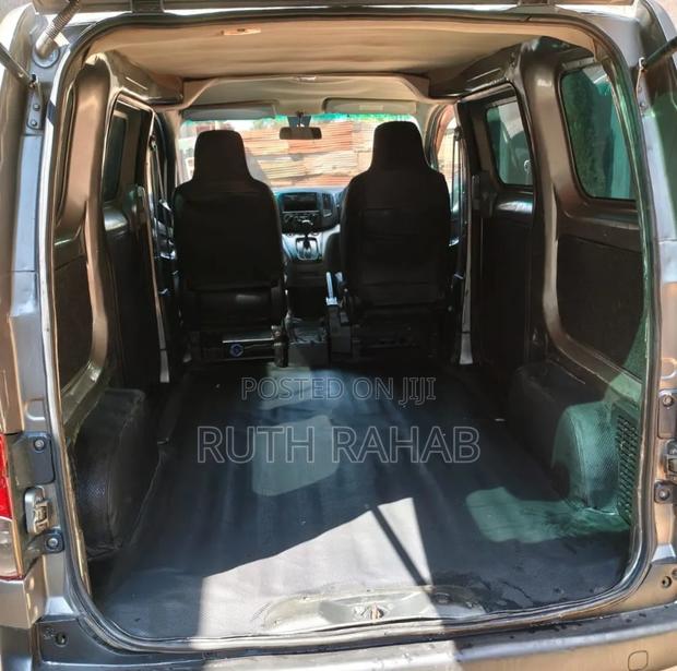 Nissan NP200 2012 Silver