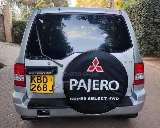 Mitsubishi Pajero 2002 Silver