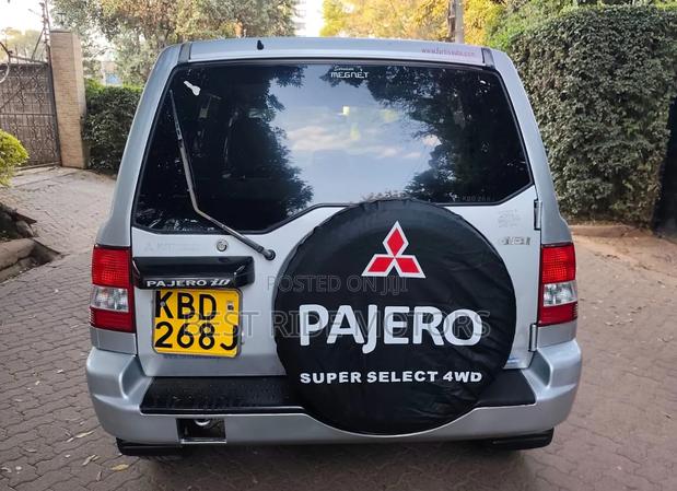 Mitsubishi Pajero IO 2004 Silver