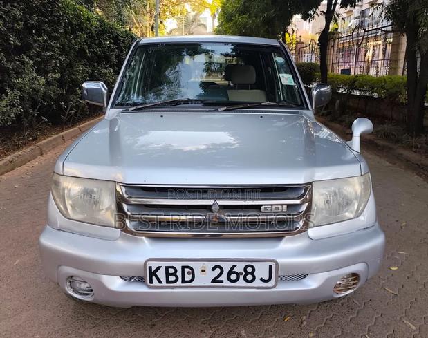 Mitsubishi Pajero IO 2004 Silver
