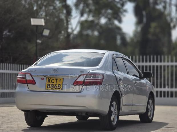 Toyota Premio 2012 Silver