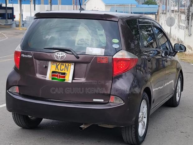 Toyota Ractis 2010 Maroon