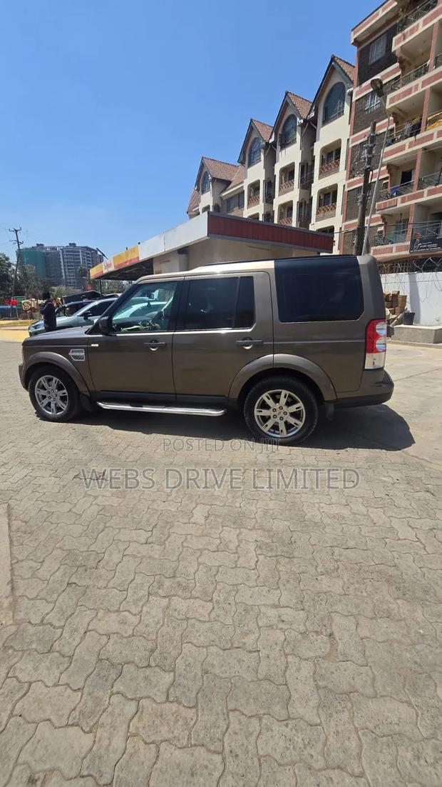 Land Rover Discovery 2010 Brown
