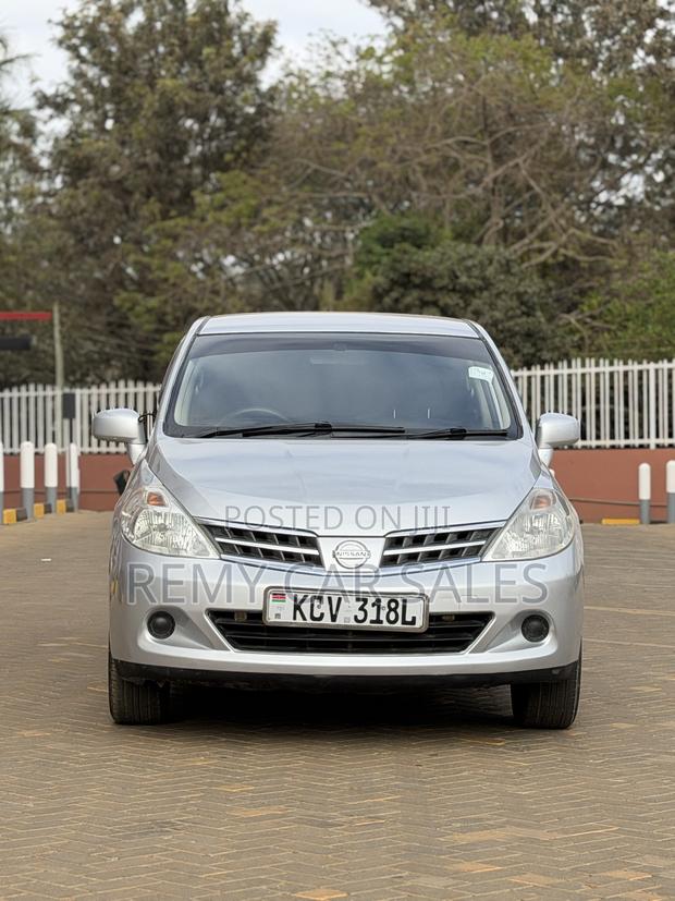 Nissan Tiida 2013 Silver