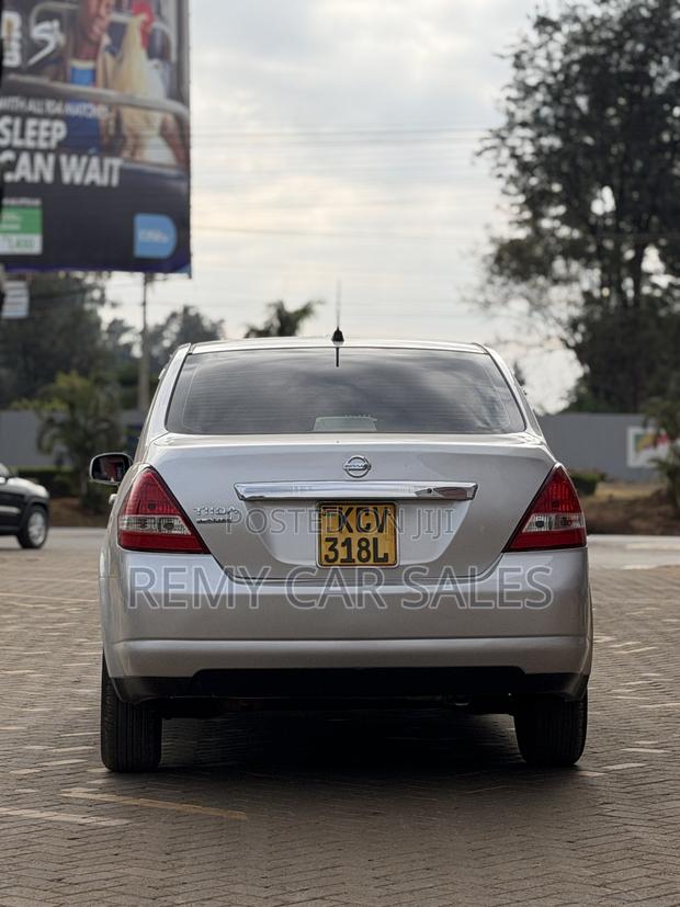 Nissan Tiida 2013 Silver