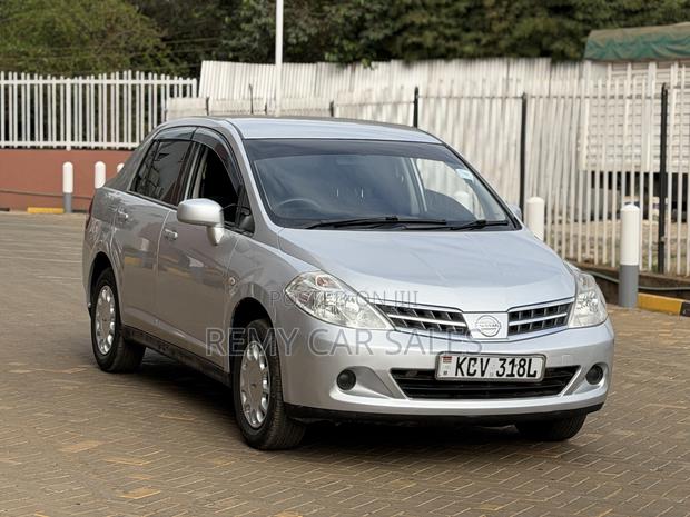 Nissan Tiida 2013 Silver