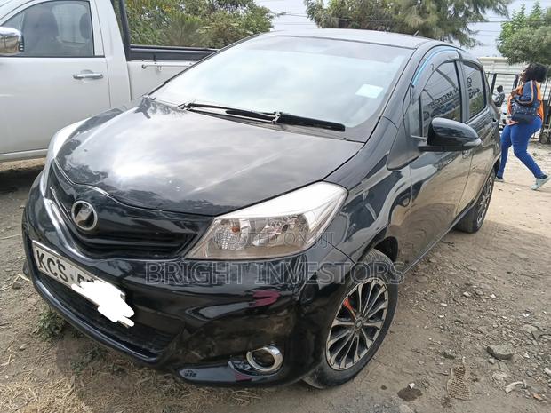 Toyota Vitz 2013 Black