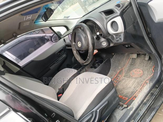 Toyota Vitz 2013 Black