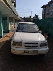 Suzuki Escudo 2000 White for sale