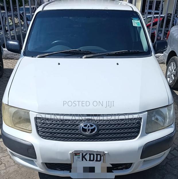 Toyota Succeed SV Premium 2014 White