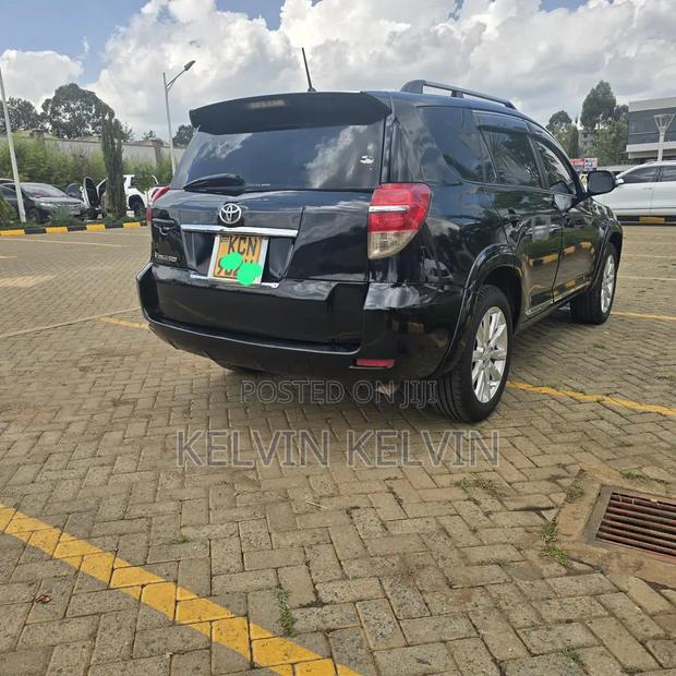 Toyota Vanguard 2012 Black