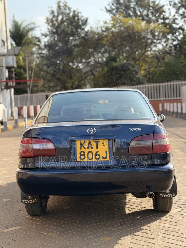 Toyota Corolla Sedan 1998