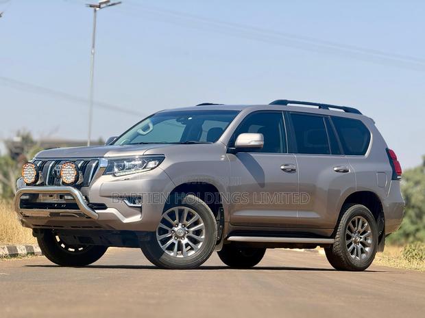 Toyota Land Cruiser Prado 2.8 2019 Gray