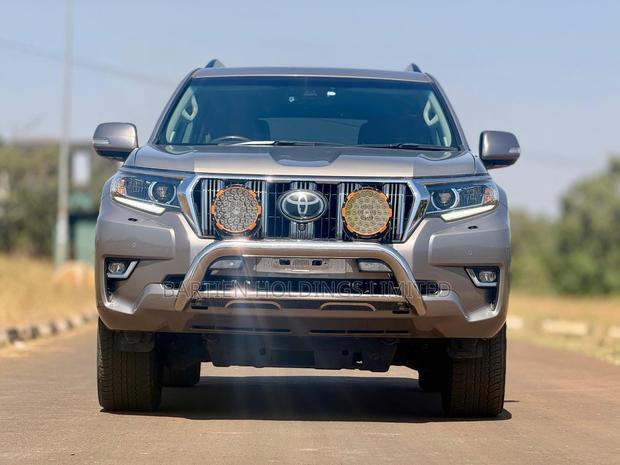 Toyota Land Cruiser Prado 2.8 2019 Gray