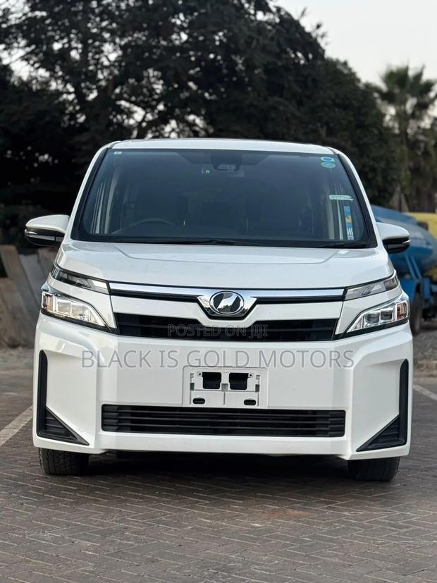 Toyota Voxy 2019 White