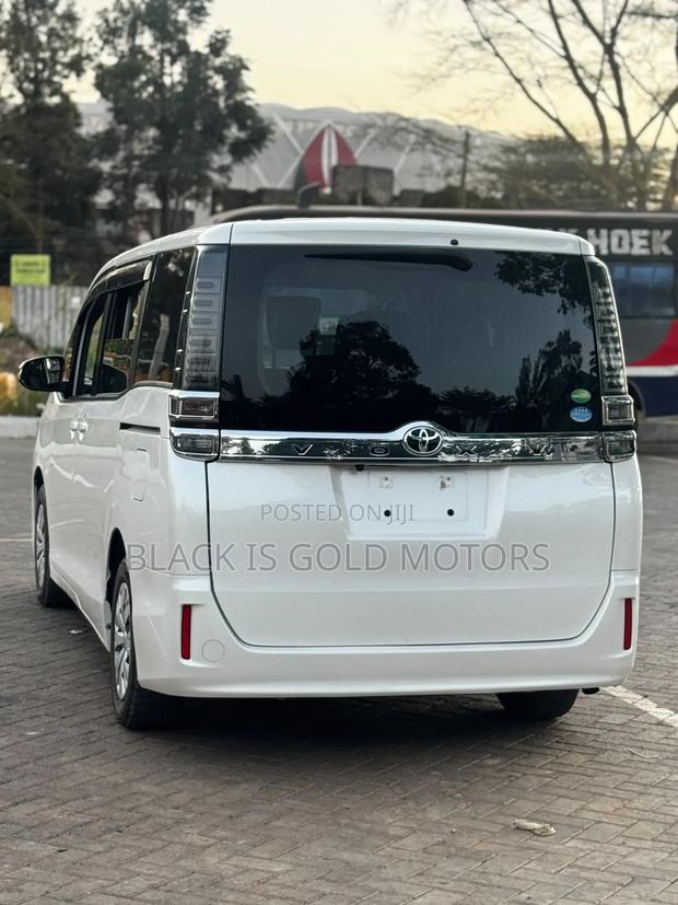 Toyota Voxy 2019 White