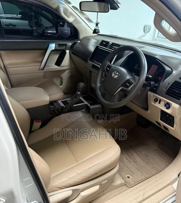 Toyota Land Cruiser Prado 2018 White